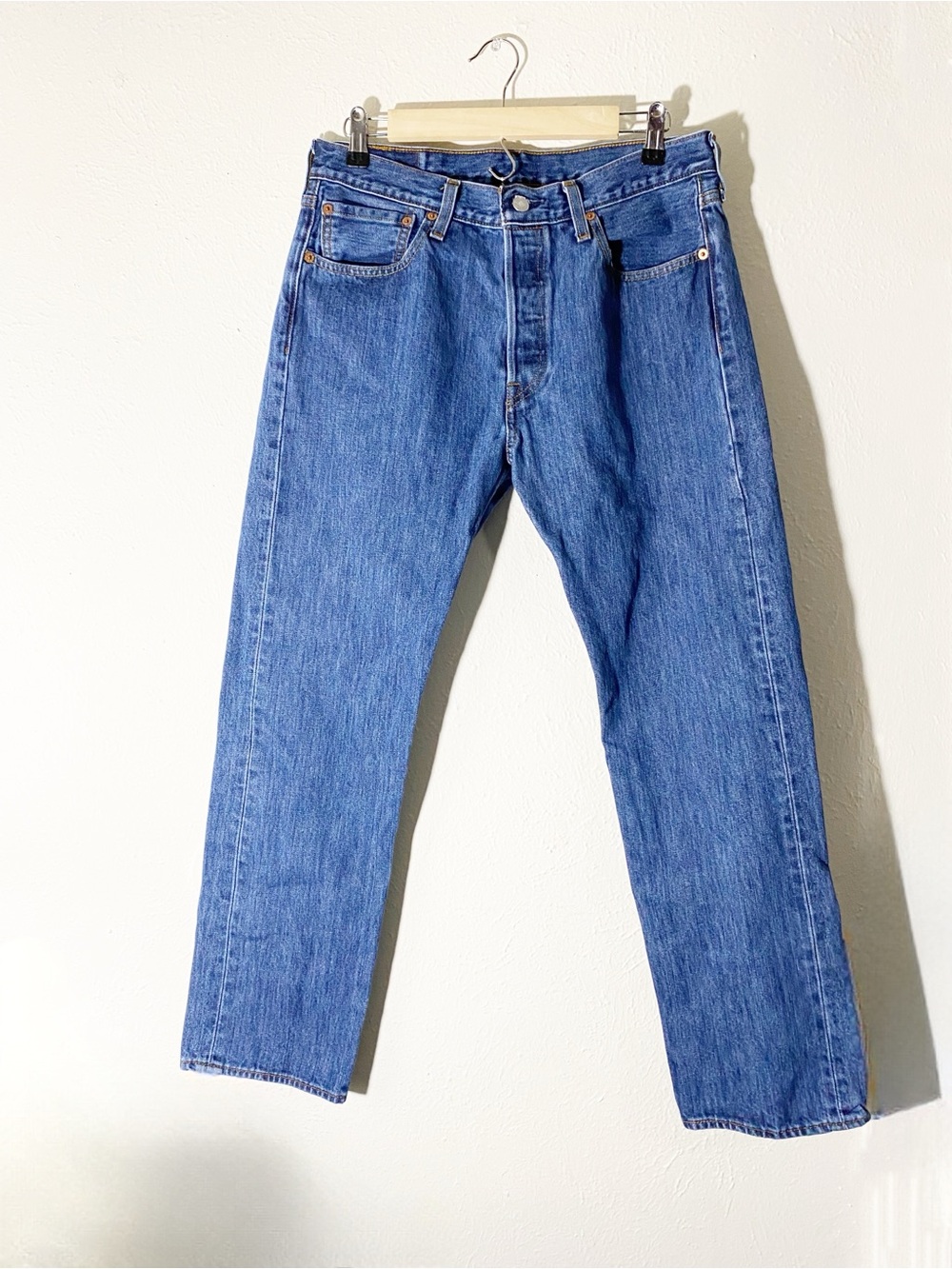 Levis 501 Original Fit Jeans Mens 32x30 Button Fly Dark Wash Straight Leg Denim